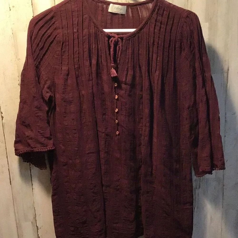 C blouse from Wrap in London shoulder shoulder 14 pit to pit 18 collar to￼33